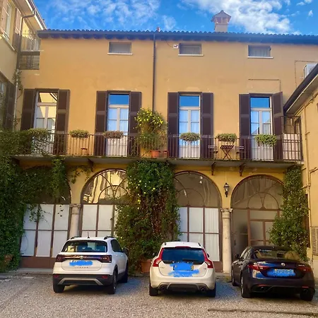 Charme E Storia Apartment In Brescia Center * 布雷西亚